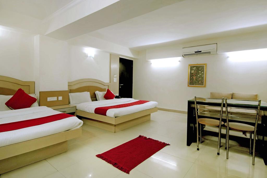 Hotel Durga International نيودلهي الغرفة الصورة