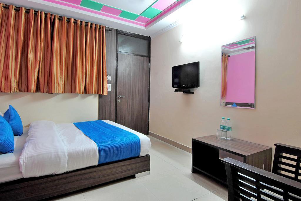 Hotel Durga International نيودلهي الغرفة الصورة